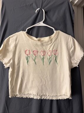 Embroidered Tulip Short Sleeve Tee - Cream